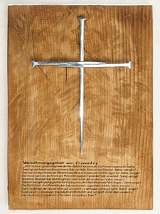 Nagelkreuz aus Coventry, angefertigt aus den briggebliebenen Ngeln des Dachstuhls der Kathedrale von Coventry. (Foto: epd-Bild/Rainer Oettel)