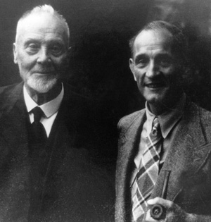 Der erste EKD-Ratsvorsitzende Wurm (links) mit seinem Stellvertreter Martin Niemller. (Foto: epd-bild/Hephata-Archiv)