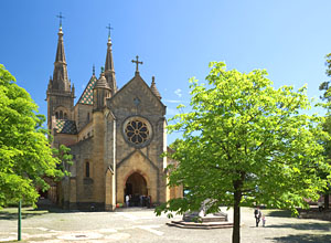 Die Stiftskirche in Neuenburg/Neuchtel heute. (Foto: s.unten)