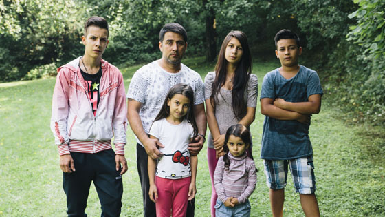 Flüchtlingsfamilie aus Bosnien im Pfarrgarten Bergisch Gladbach