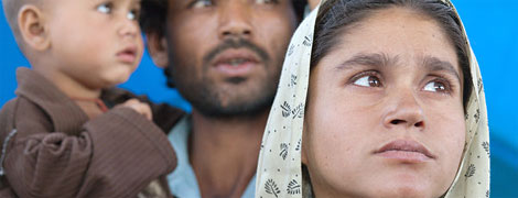 Familie in einem Flchtlingslager in Pakistan