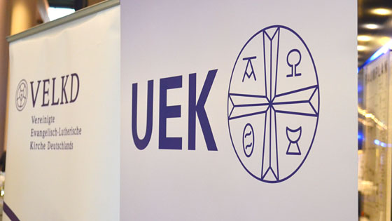 Logos von VELKD und UEK