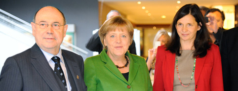 v.l.n.r.: Nikolaus Schneider, Angela Merkel, Katrin Gring-Eckardt