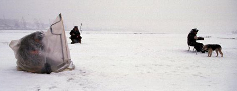 Eisfischer in Sibirien