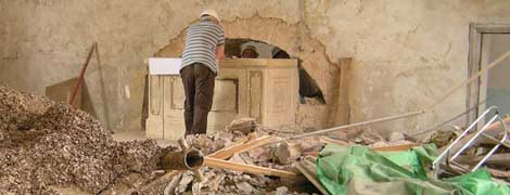 Entdeckung des Altars im ehemaligen Syrischen Waisenhaus in Jerusalem