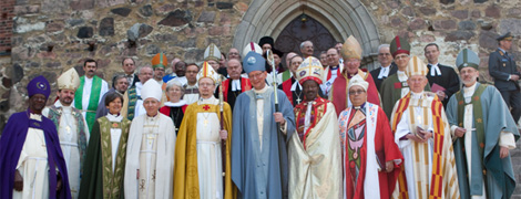 Kari Mkinen (5. von links in der ersten Reihe) ist neuer Erzbischof von Finnland