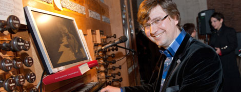 Stephan Graf von Bothmer an der Orgel