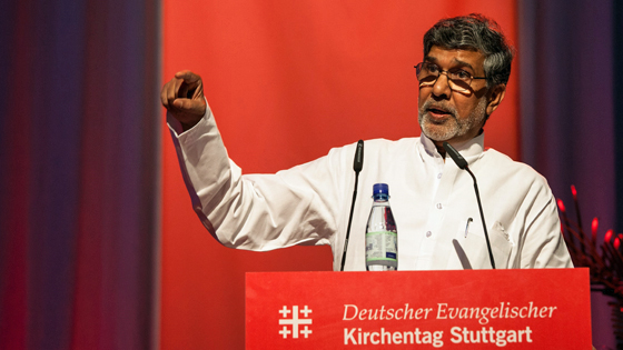 Kinderrechtler und Friedensnobelpreisträger Kailash Satyarthi fordert mehr Unternehmensverantwortung. (Foto: Kirchentag / Tristan Vankann)